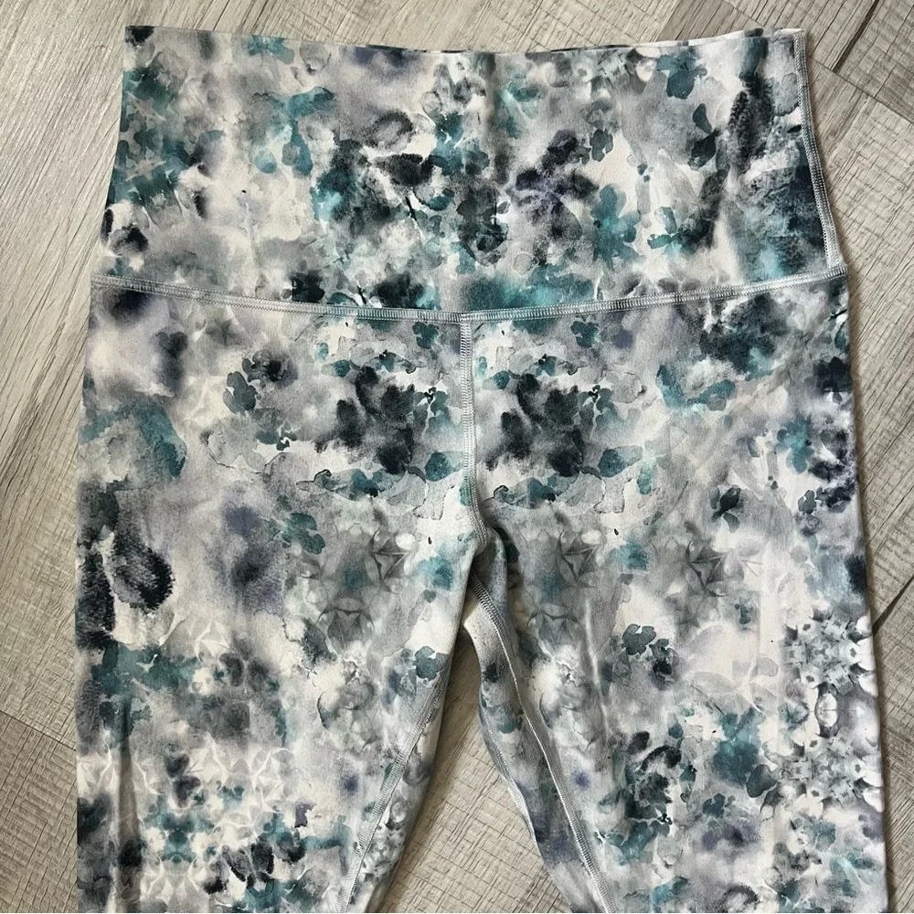 LULULEMON Align Pant Kaleidofloral Multi Blue and White Patterned Leggings 8